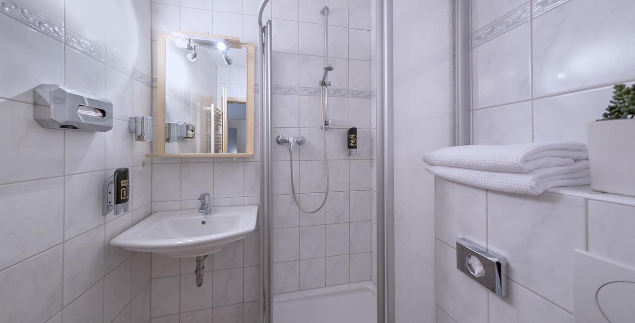 Haus Fabry Hotel Hilden Bagian luar foto